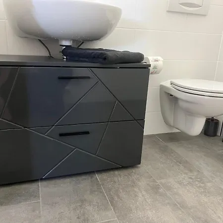 Juna Mit Tg Stellplatz Apartamento